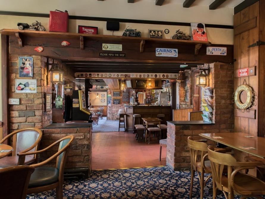 Hotel The Olde Peculiar Rugeley Exterior foto