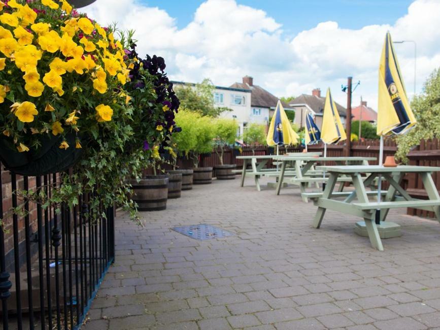Hotel The Olde Peculiar Rugeley Exterior foto
